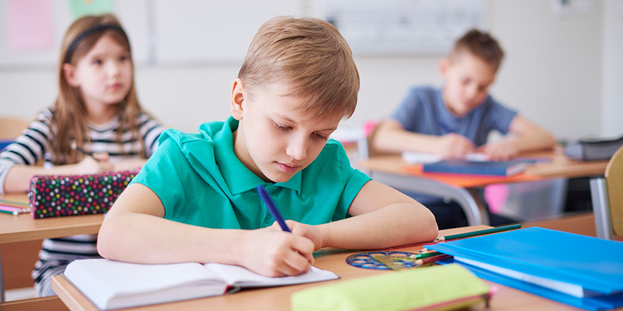 alunos em sala de aula 